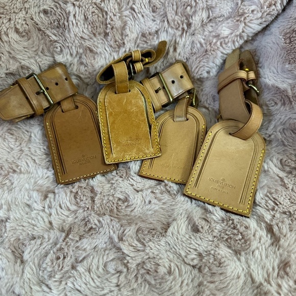 LV Bag tag 4pcs